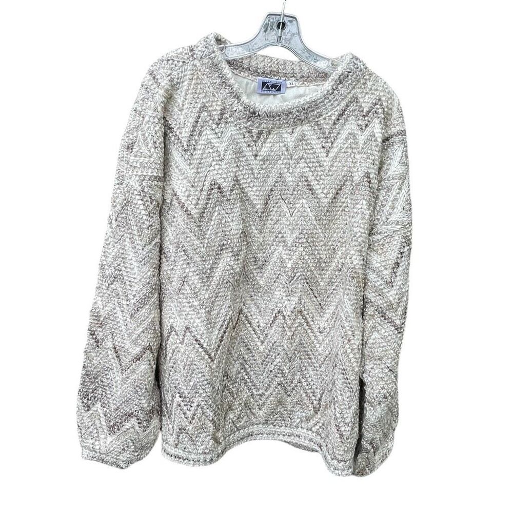 VTG size XL Allen Wah Collection men’s sweater.